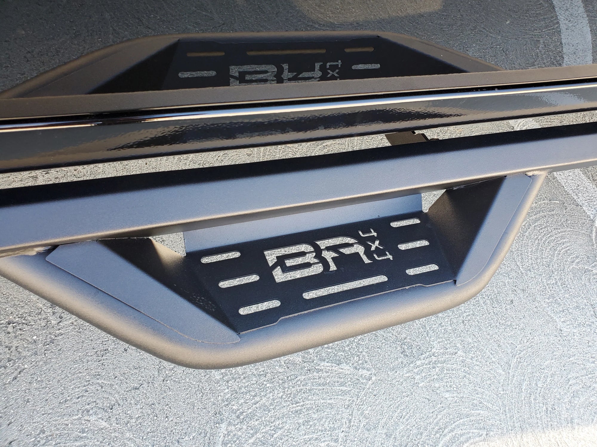 BODY ARMOR 4X4 SILVERADO 1500 CREW CAB/ 07-19 SILVERADO 2500/3500 CREW CAB AMBUSH SIDE STEPS (INCL. DIESEL MODELS WITH DEF TANKS 2007-2018