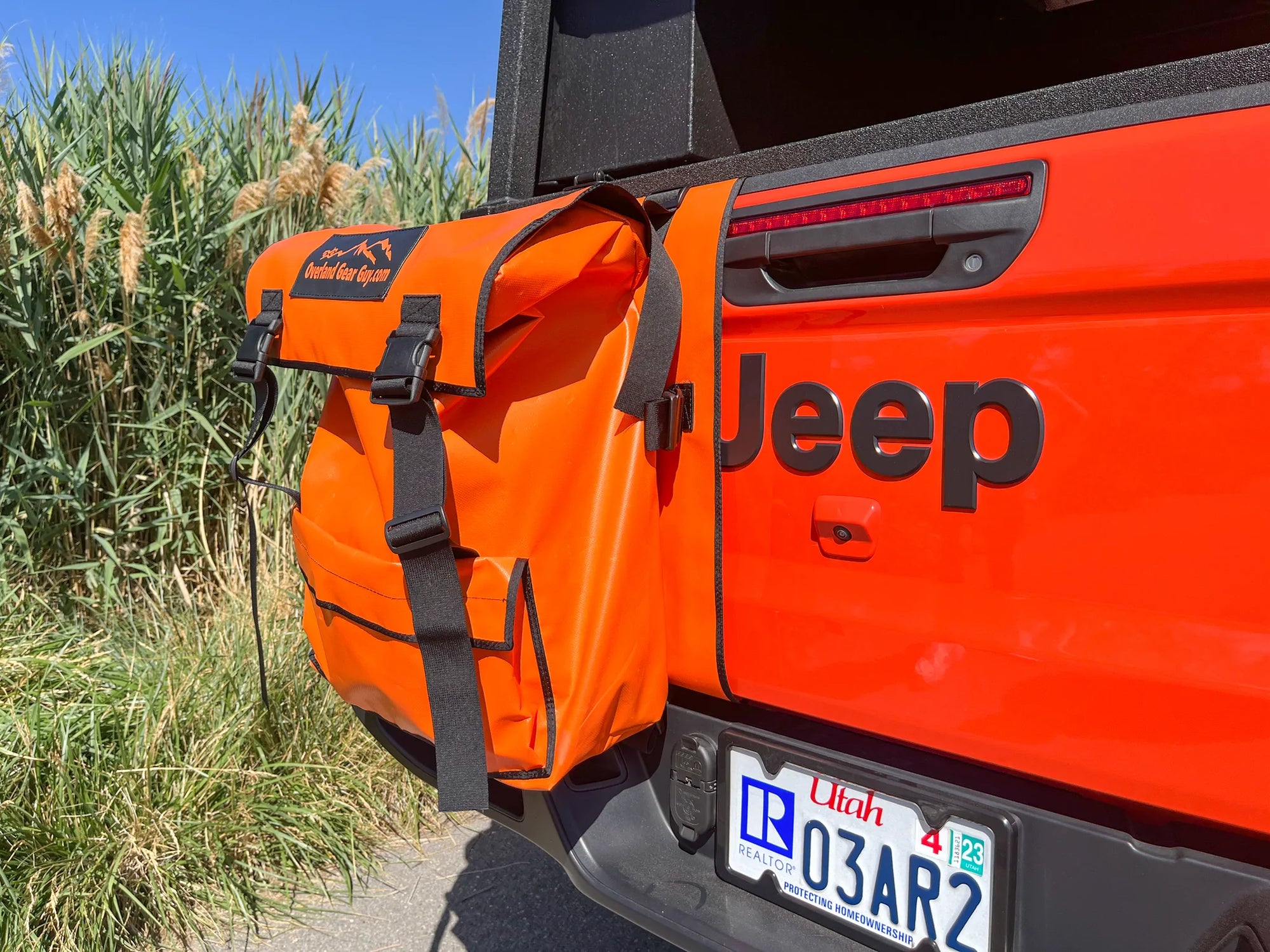 Overland Gear Guy Jeep Gladiator Tailgate Trash Bag